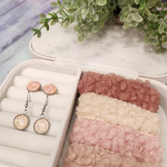 Earring and Hair Clip Bundle - Picture 1 of 8